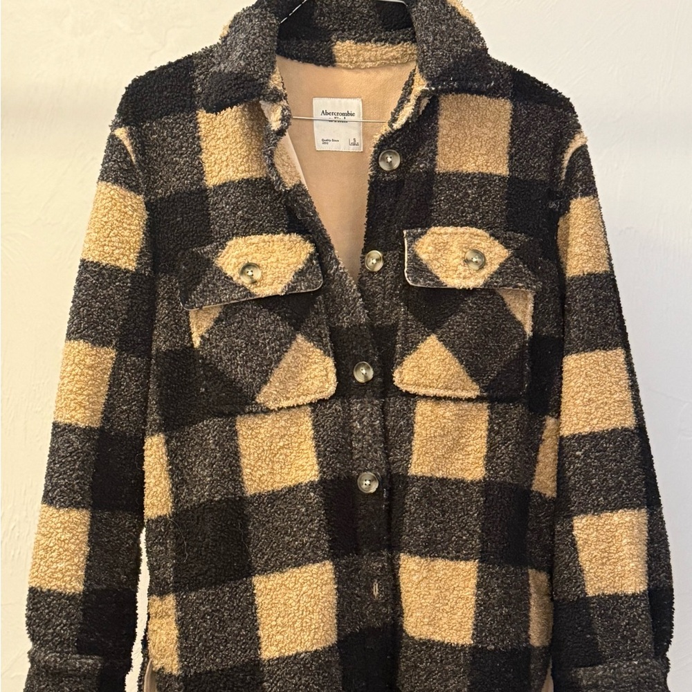 A&F Women's Plaid Sherpa Jacket - Black and Tan